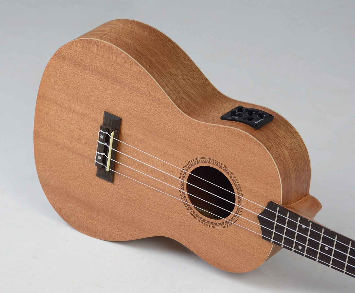 Ukulele Strinberg UK06BE MGS Fosco Com Capa